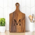 callie Personalized Cutting Board with Monogrammed Name, Wooden Kitchen Chopping Boards with Handle, Reversible Engraved Serving Tray, Housewarming Gifts for Family