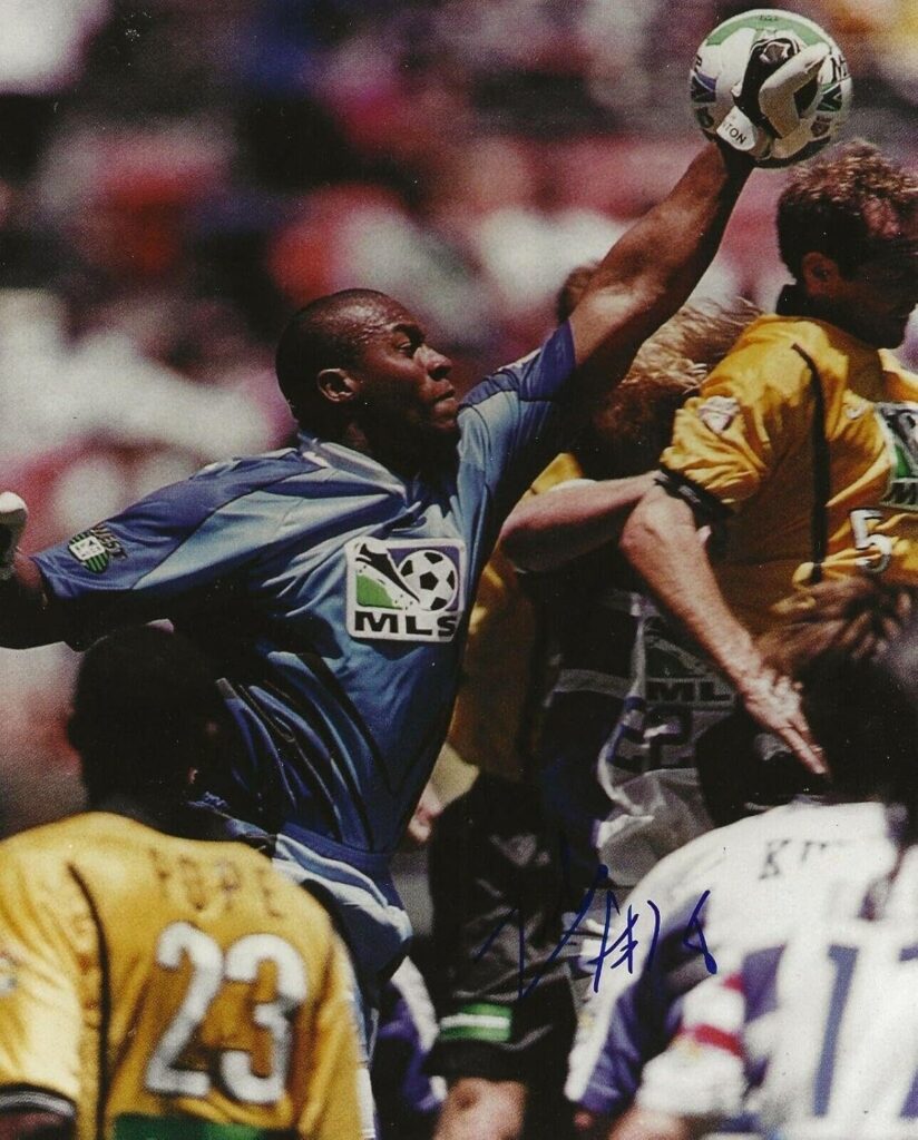 Zach Thornton Chicago Fire signed MLS Soccer 8×10 photo autographed – Autographed Soccer Photos