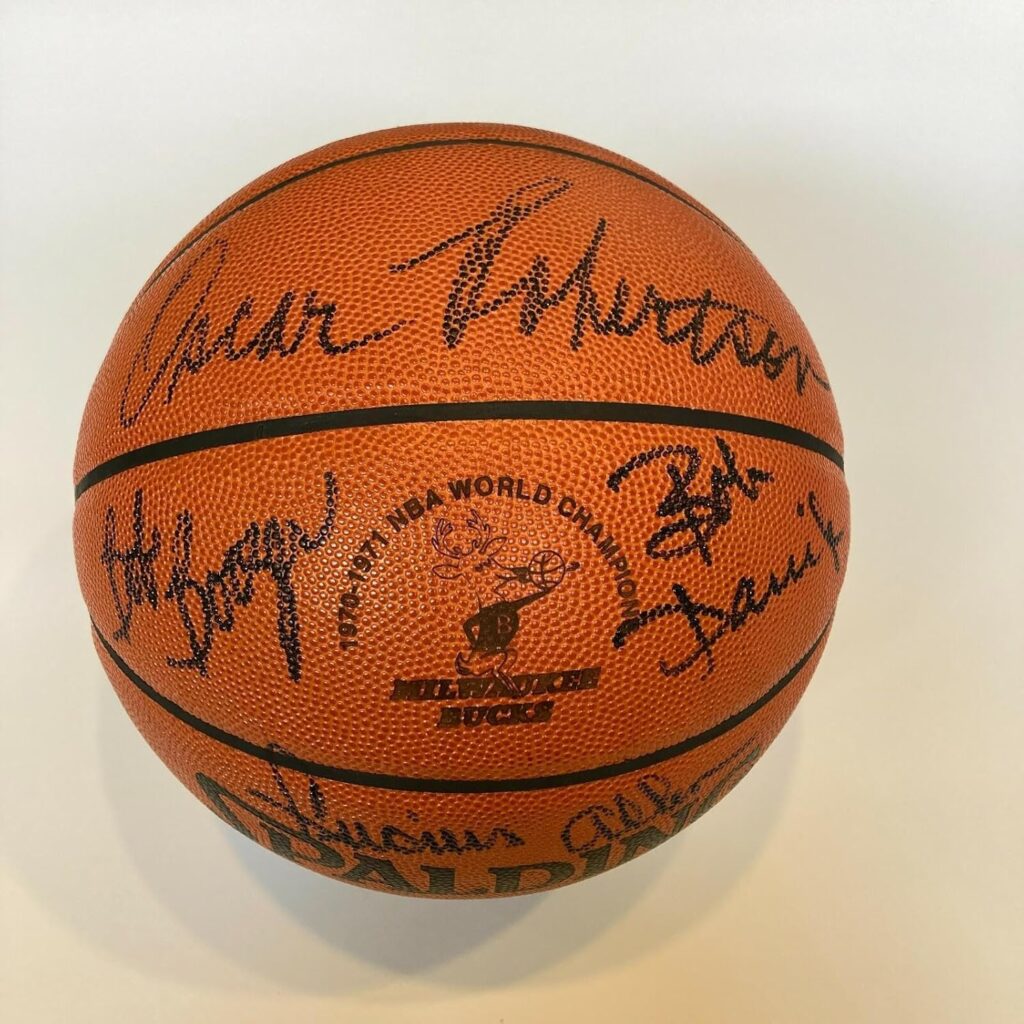 1970-71 Milwaukee Bucks NBA Champs Team Signed Official Game Basketball JSA COA – Autographed Basketballs