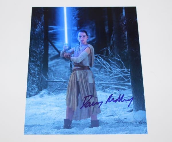 Star Wars: The Force Awakens: Rey’ Daisy Ridley Hand Signed Autographed 8×10 Glossy Photo Loa