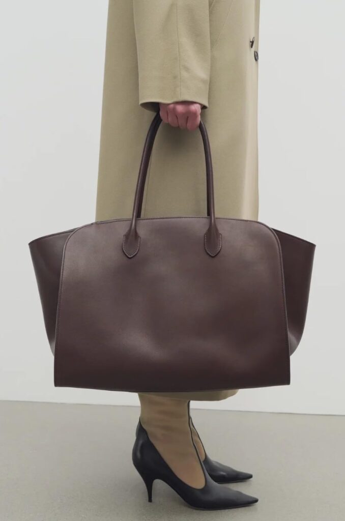 Genuine Leather Handmade Tote Bag for Women Large Capacity, Suitable for Carrying Pets Outdoors, Annual New