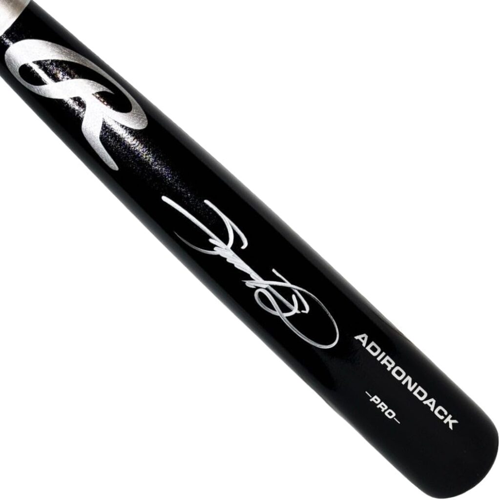Sammy Sosa Autographed Baseball Bat – Hand Signed & Beckett Grading Services Authenticated