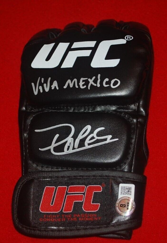 DIEGO LOPES UFC MMA Signed Glove Beckett Witnessed COA 1W628469 – Autographed MLB Gloves