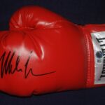 BOXING LEGEND MIKE TYSON Signed GLOVE BECKETT WITNESSED 2W915503 – Autographed Boxing Gloves