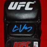 UFC MMA CHAMP CAIN VELASQUEZ Signed Glove Beckett COA BN72704 – Autographed UFC Gloves