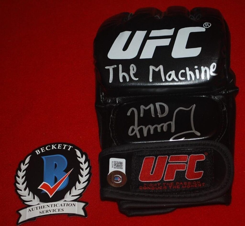 MERAB DVALISHVILI UFC MMA signed Glove Beckett Witnessed COA W432758 – Autographed UFC Gloves