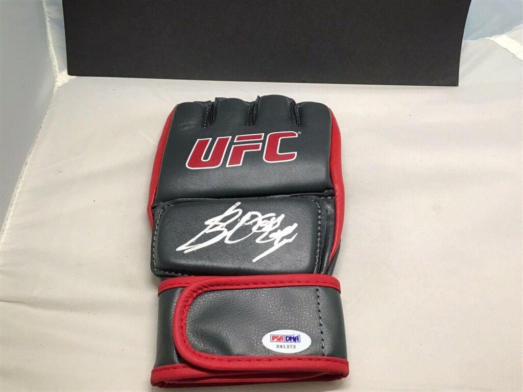 Vitor Belfort Signed UFC Glove Autographed PSA/DNA COA 1C – Autographed UFC Gloves