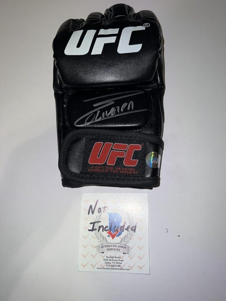 Charles Oliveira Signed UFC Glove Lightweight Champion Do Bronx Beckett #21 – Autographed UFC Gloves