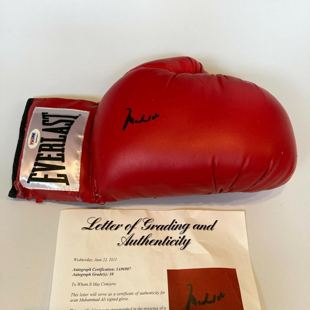 Muhammad Ali Signed Everlast Boxing Glove PSA DNA Graded GEM MINT 10 – Autographed Boxing Gloves