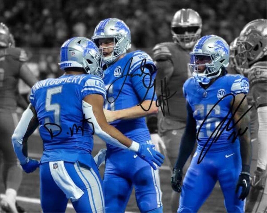 Ikonic Fotohaus Jared Goff David Montgomery Jahmyr Gibbs Signed Photo Autograph Print Wall Art Home Decor, 8 x 10 Inch, White