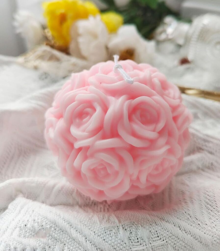 Rose Ball Shaped Aesthetic Scented Candle,380G Handmade Spherical Rose Flower Soy Wax Aroma Art Decorative Candle for Table Photo Prop,Prefect Gift for Meditation Stress Relief Mood Boosting (Pink)
