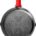 Lodge Snowflake Skillet with Handle Holder 12″