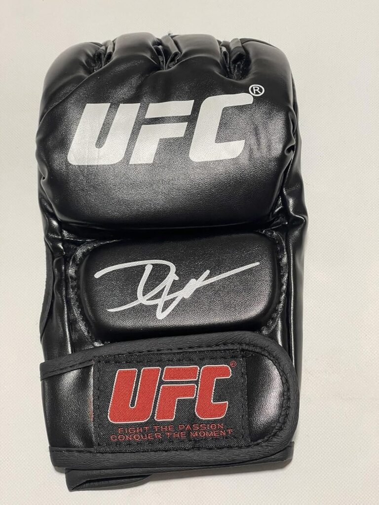 Diego Lopes Signed Glove UFC IP Beckett BAS COA Autographed c – Autographed MLB Gloves