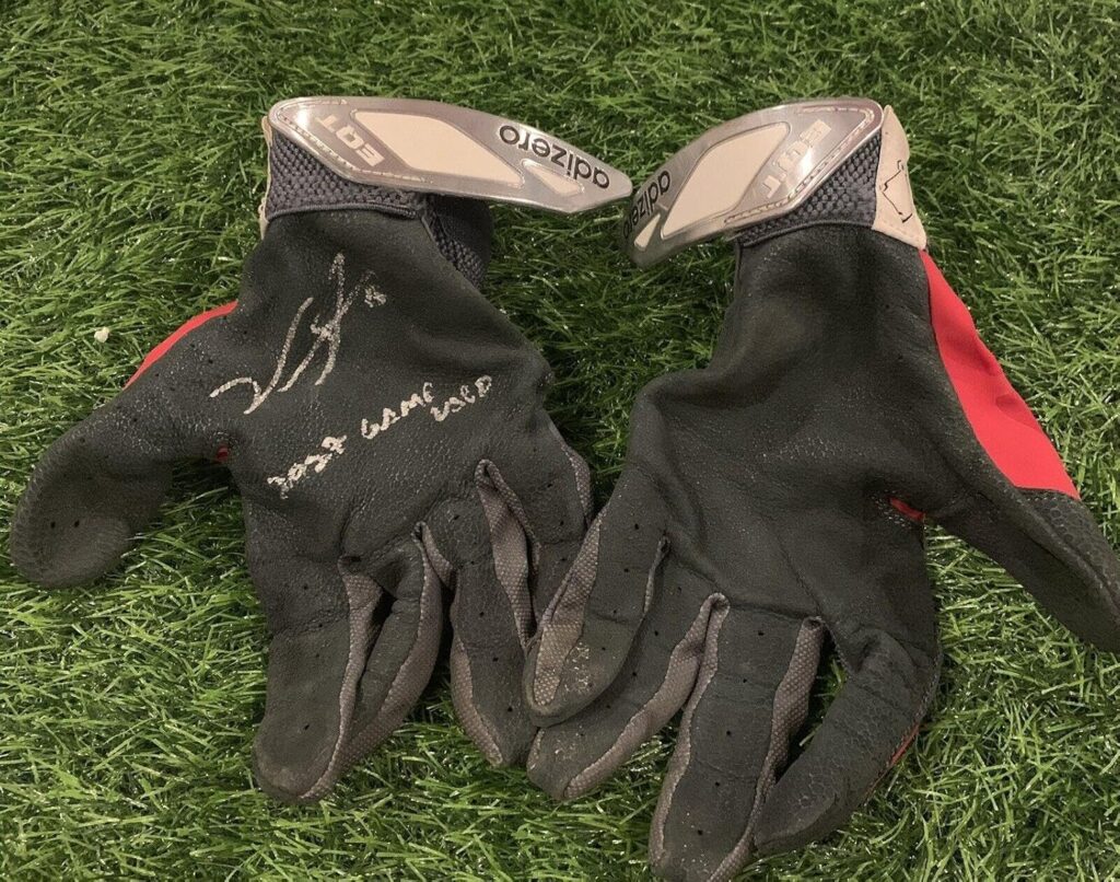 Victor Robles Washington Nationals Game Used Batting Gloves Signed LOA – MLB Game Used Gloves