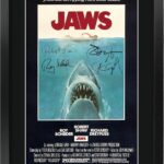HWC Trading JAWS Movie Poster Cast Signed 16 x 12 inch Framed Gift Printed Autograph Film Rob Scheider Robert Shaw Richard Dreyfuss Print Photo Picture Display – 16″ x 12″ Framed