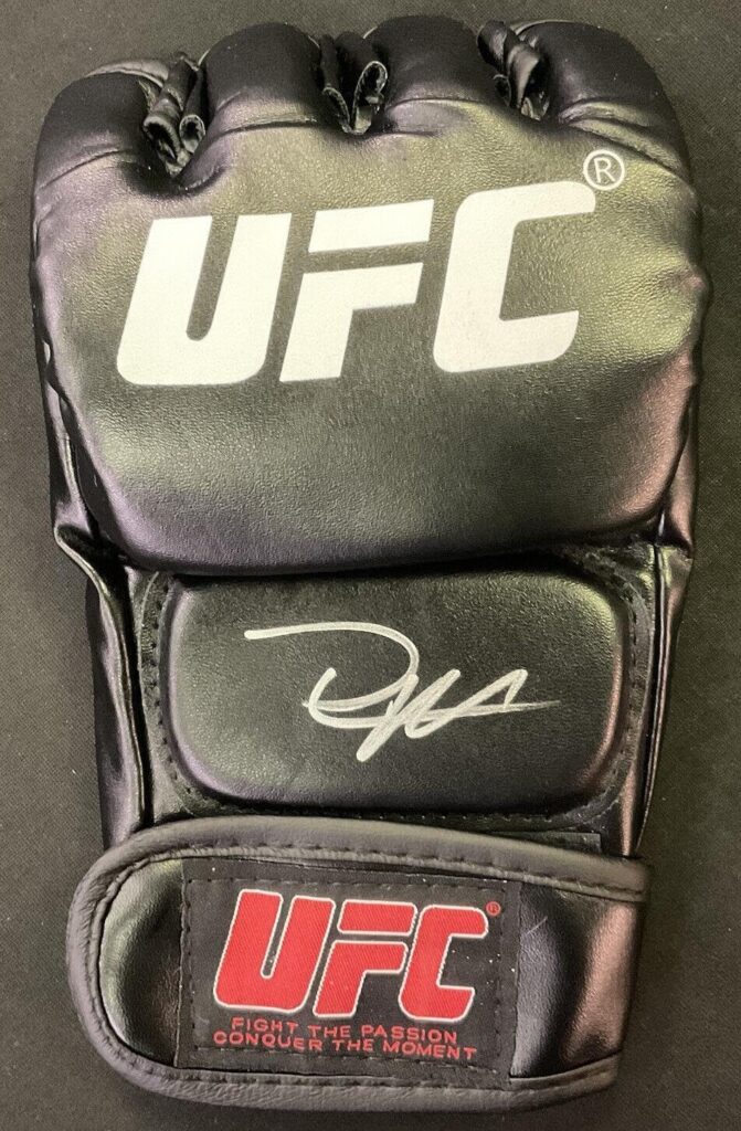 DIEGO LOPES Signed Autographed UFC MMA Fight Glove JSA AQ95171 – Autographed MLB Gloves