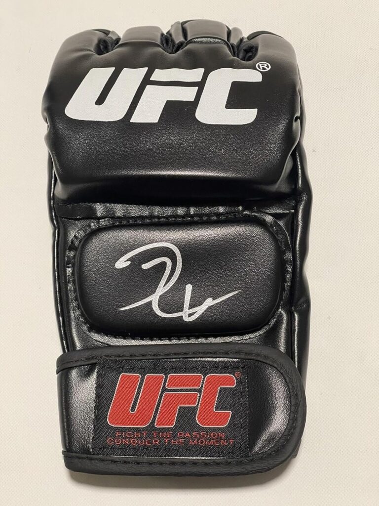 Diego Lopes Signed Glove UFC IP Beckett BAS COA Autographed e – Autographed MLB Gloves