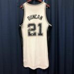 Topps Tim Duncan Signed Jersey Psa/Dna San Antonio Spurs Autographed – Autographed Nba Jerseys